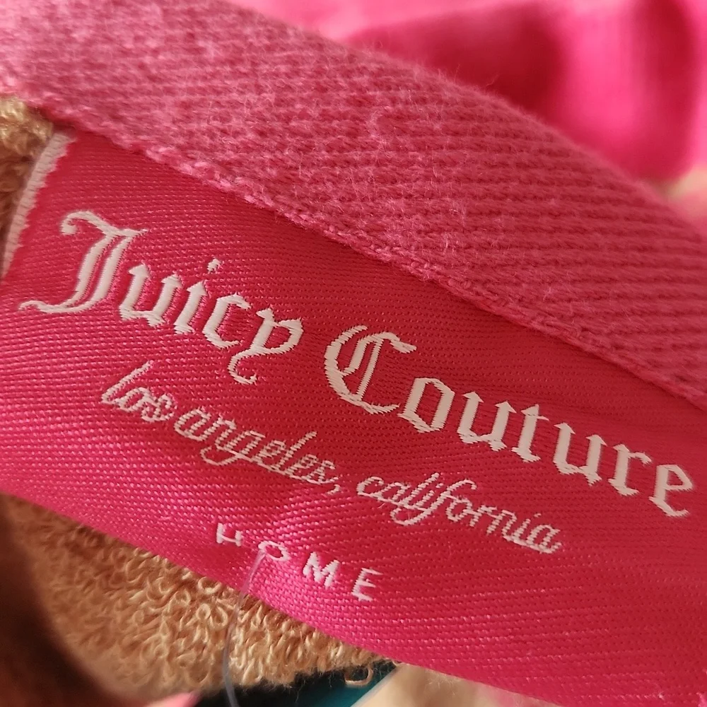 Juicy Couture Set Of 2 Bath Towel And Hand Towel Pink and Gold Towel Set